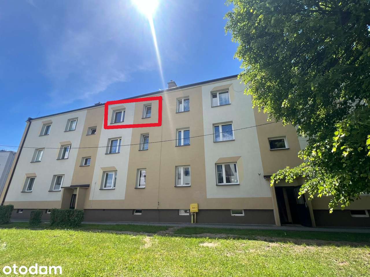 Przestronne M-3 w centrum Poręby, balkon