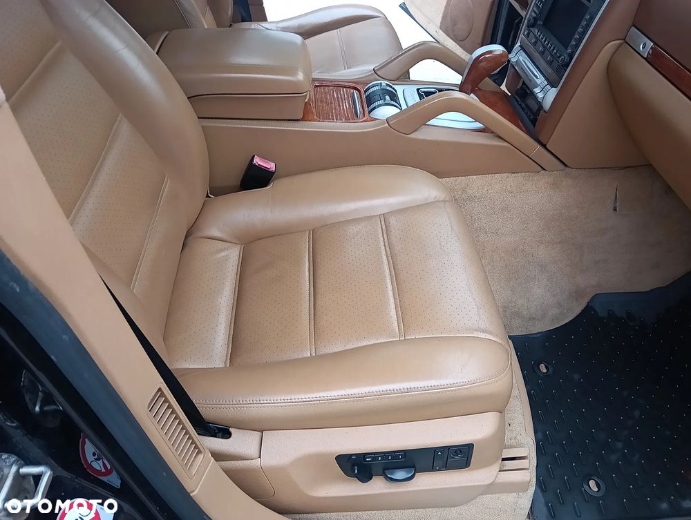 Porsche Cayenne - 18