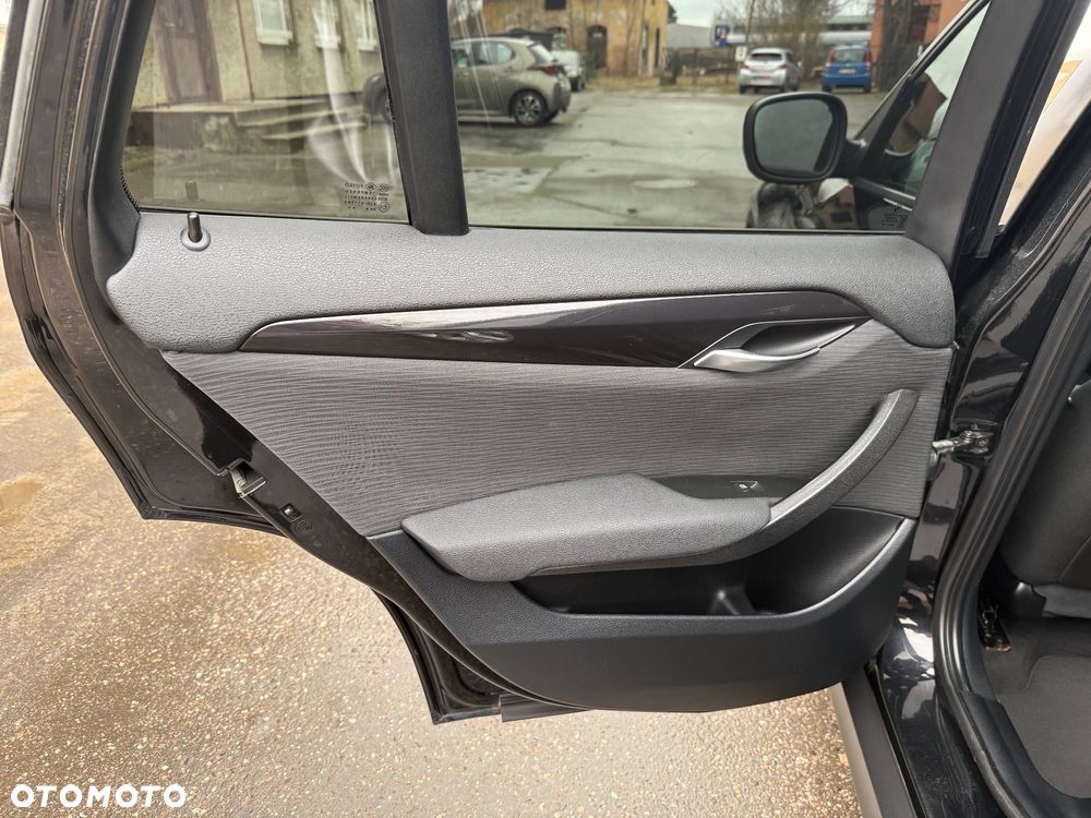 BMW X1 sDrive18d - 12