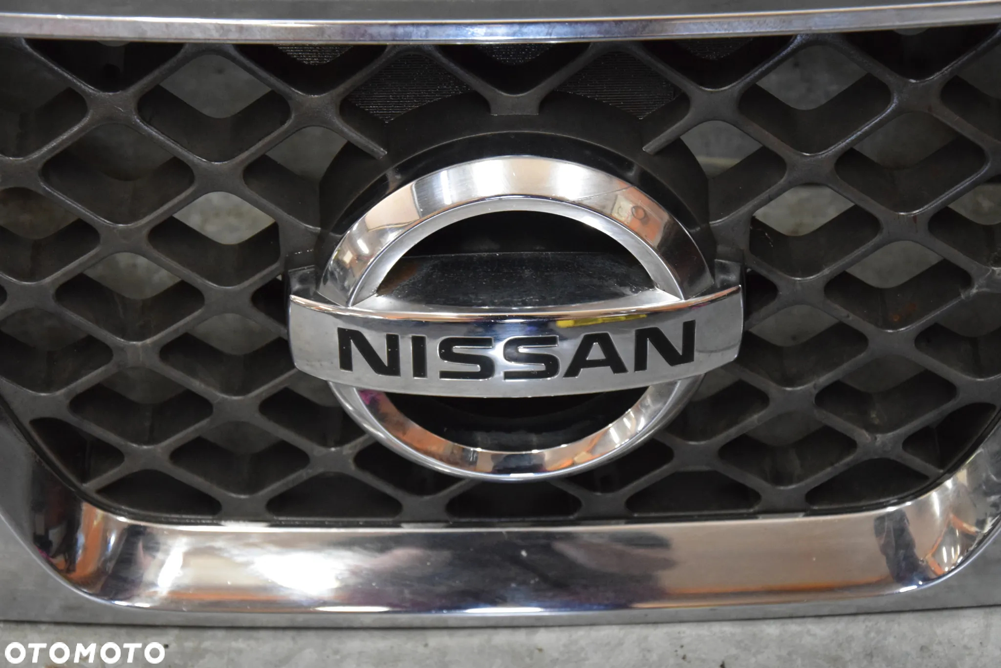 NISSAN NAVARA D40 GRILL ATRAPA - 9