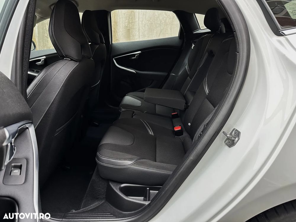 Volvo V40 D2 Geartronic Summum - 7