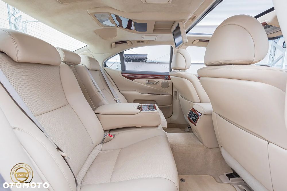 Lexus LS 600h Superior - 24