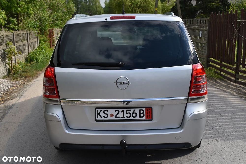 Opel Zafira 1.8 Cosmo - 9