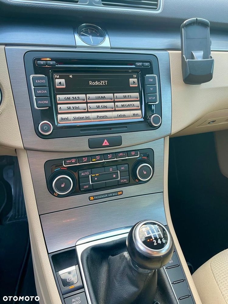 Volkswagen Passat Variant 2.0 TDI BlueMotion Technology Highline - 13