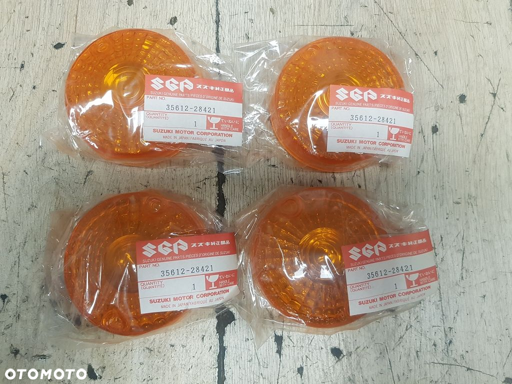 Zestaw klosz kierunkowskazu Suzuki RV50 ZR50 TS125  35612-28421 - 2