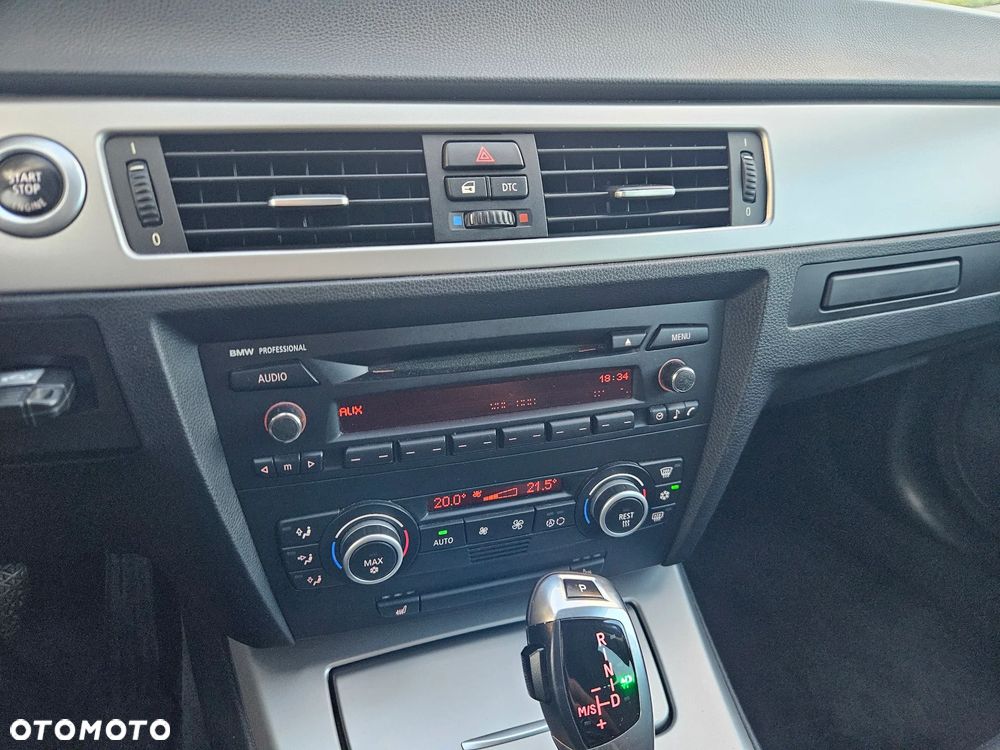BMW Seria 3 318i - 20
