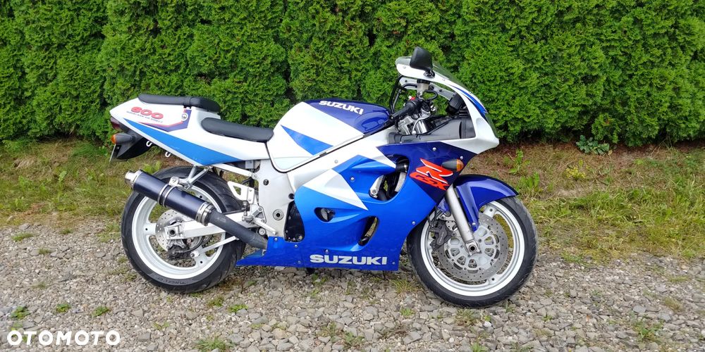 Suzuki GSX-R - 6