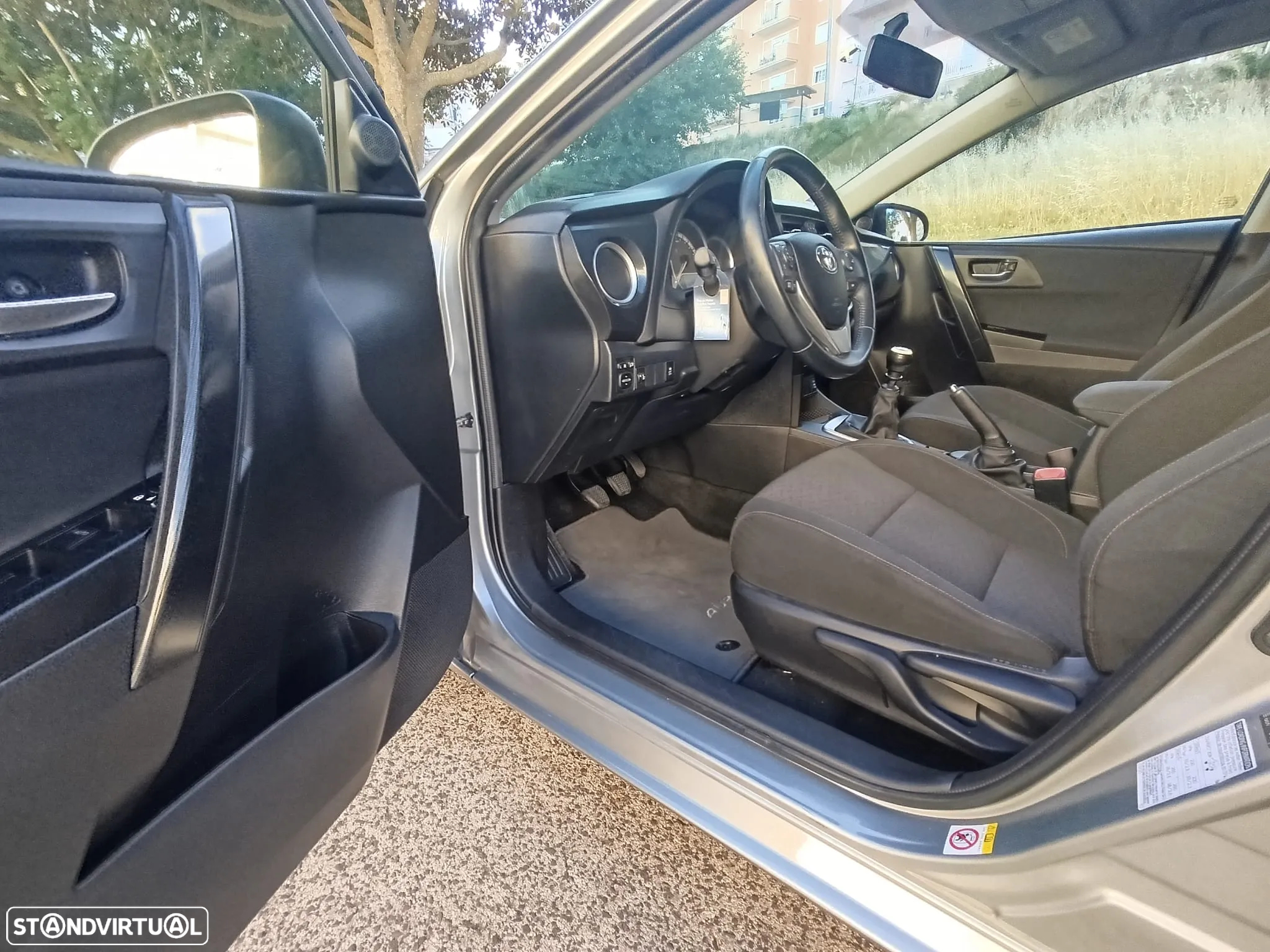 Toyota Auris Touring Sports 1.4 D-4D Com+P.Sport +Navi - 15