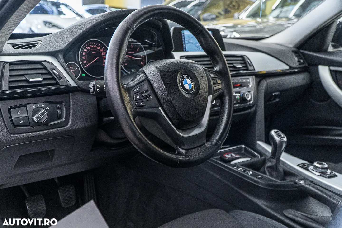 BMW Seria 3 318d Sport Line - 6