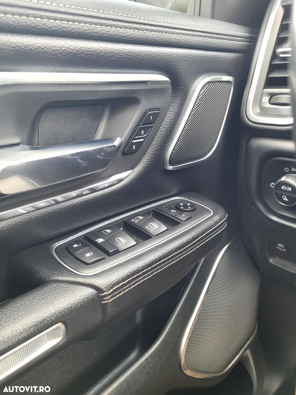 Dodge RAM - 28