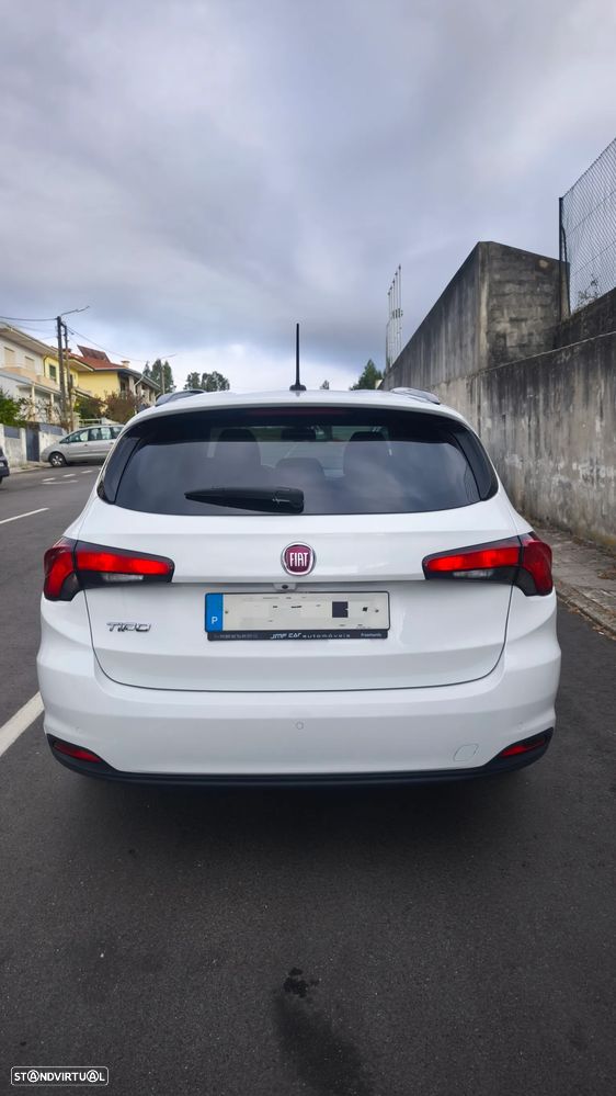 Fiat Tipo Station Wagon 1.6 M-Jet Lounge Tech - 4