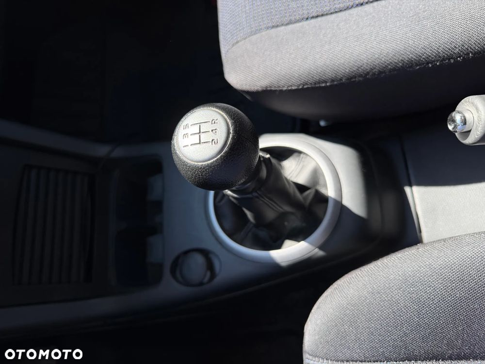 Suzuki Swift - 25
