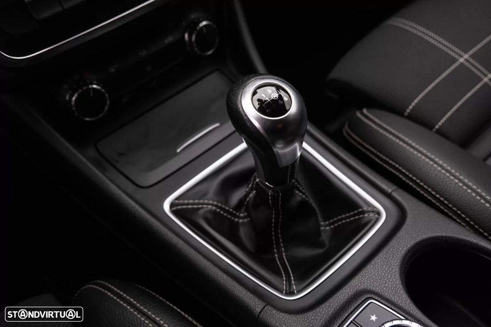 Mercedes-Benz CLA 180 d Shooting Brake - 24