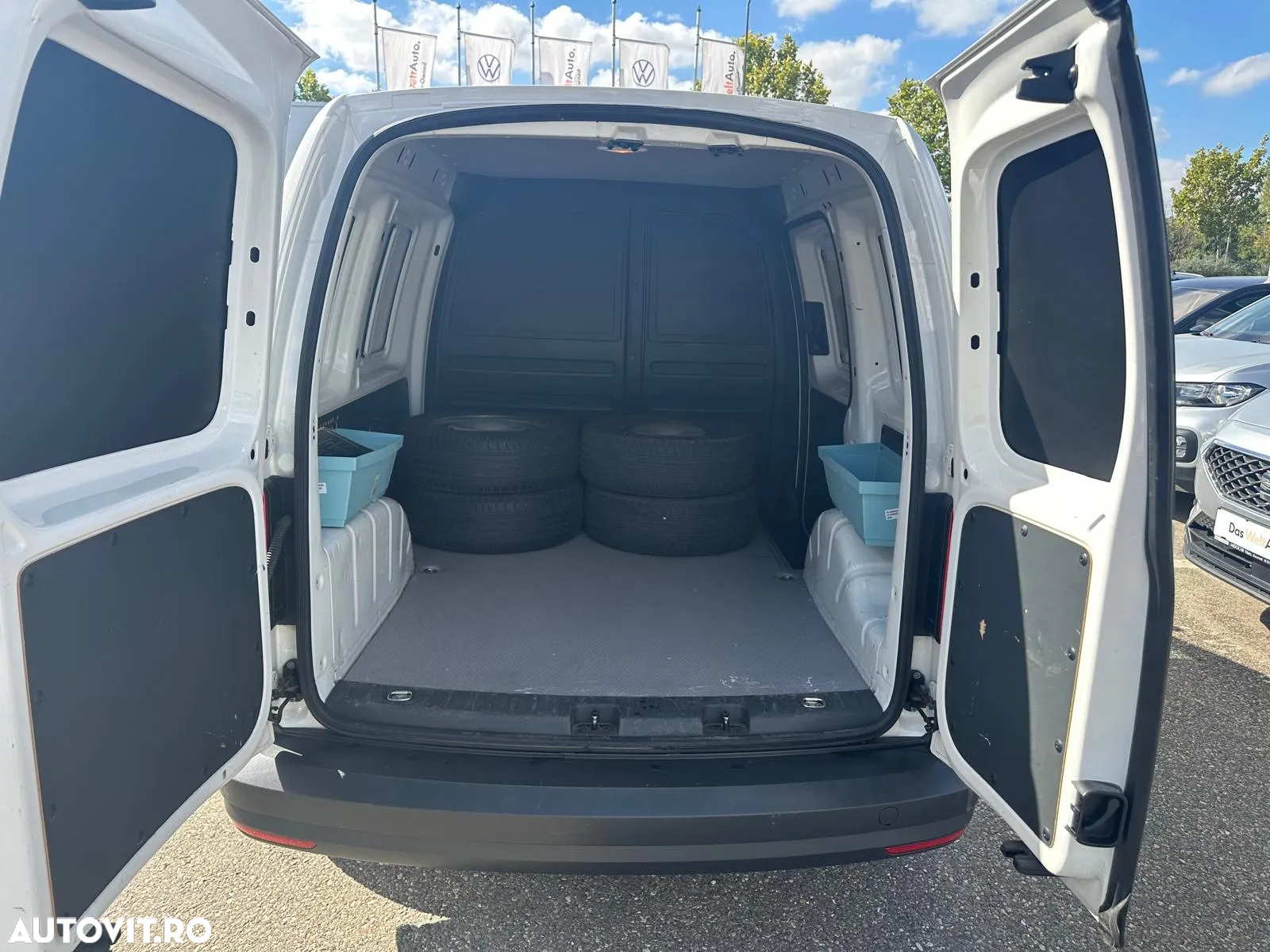 Volkswagen Caddy - 11