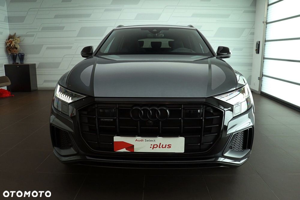 Audi Q8 - 12