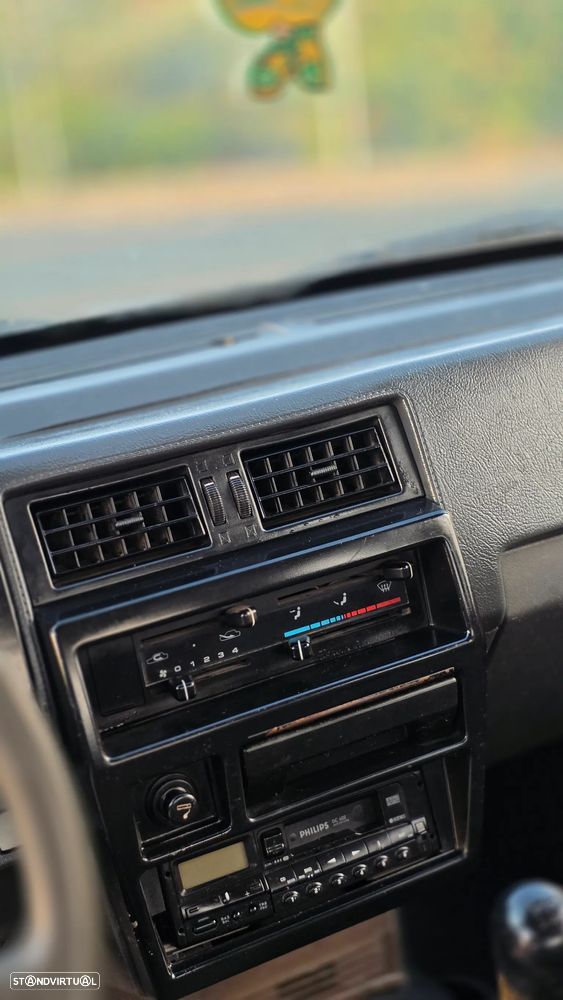 Nissan Pick Up - 25