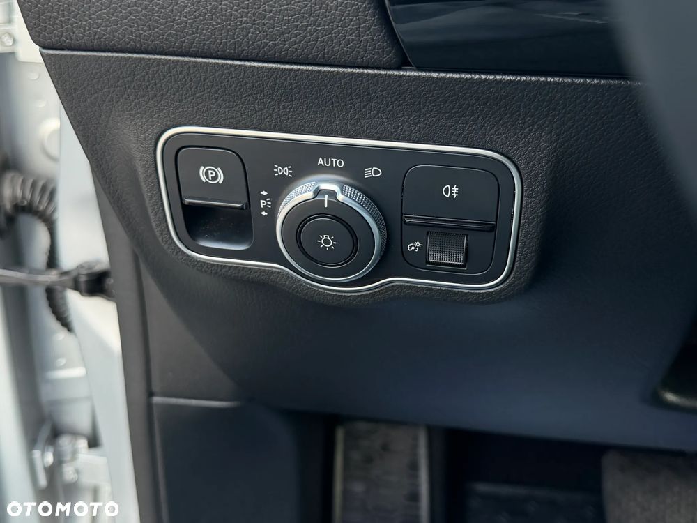 Mercedes-Benz GLA 200 Style - 28