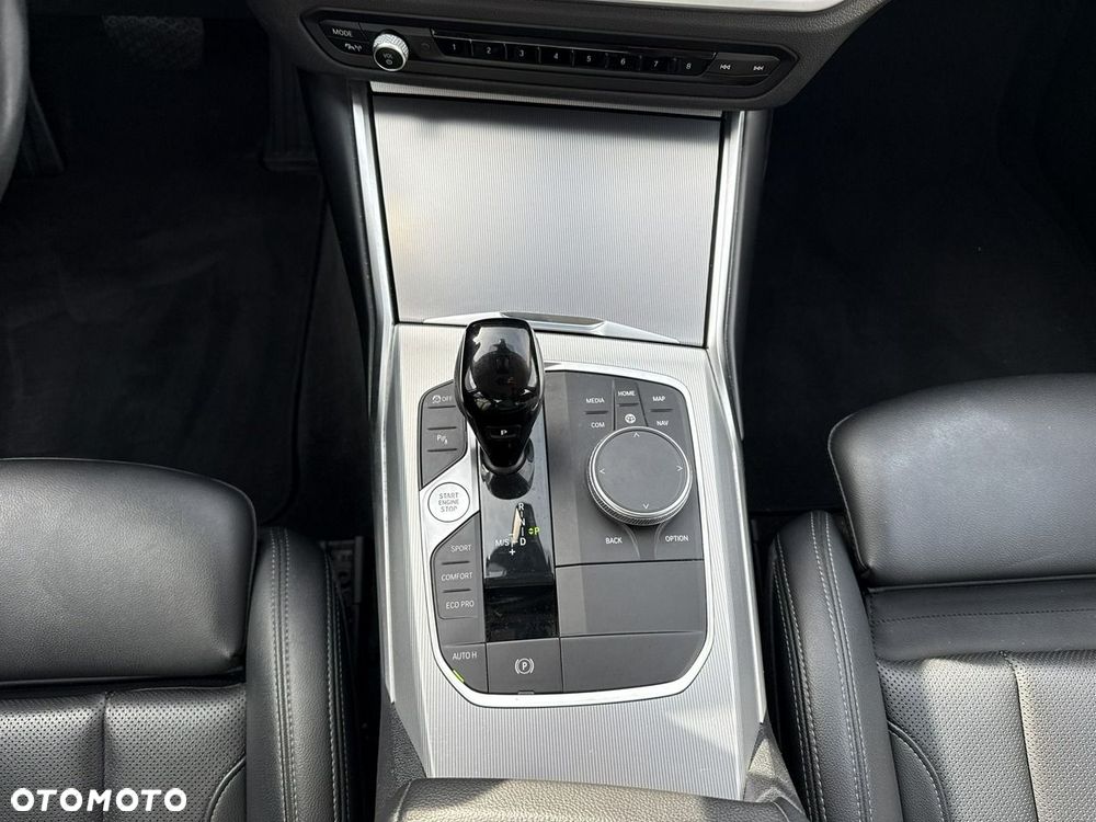 BMW Seria 3 320d MHEV Luxury Line - 23