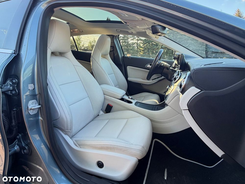 Mercedes-Benz GLA 250 4Matic 7G-DCT AMG Line - 3