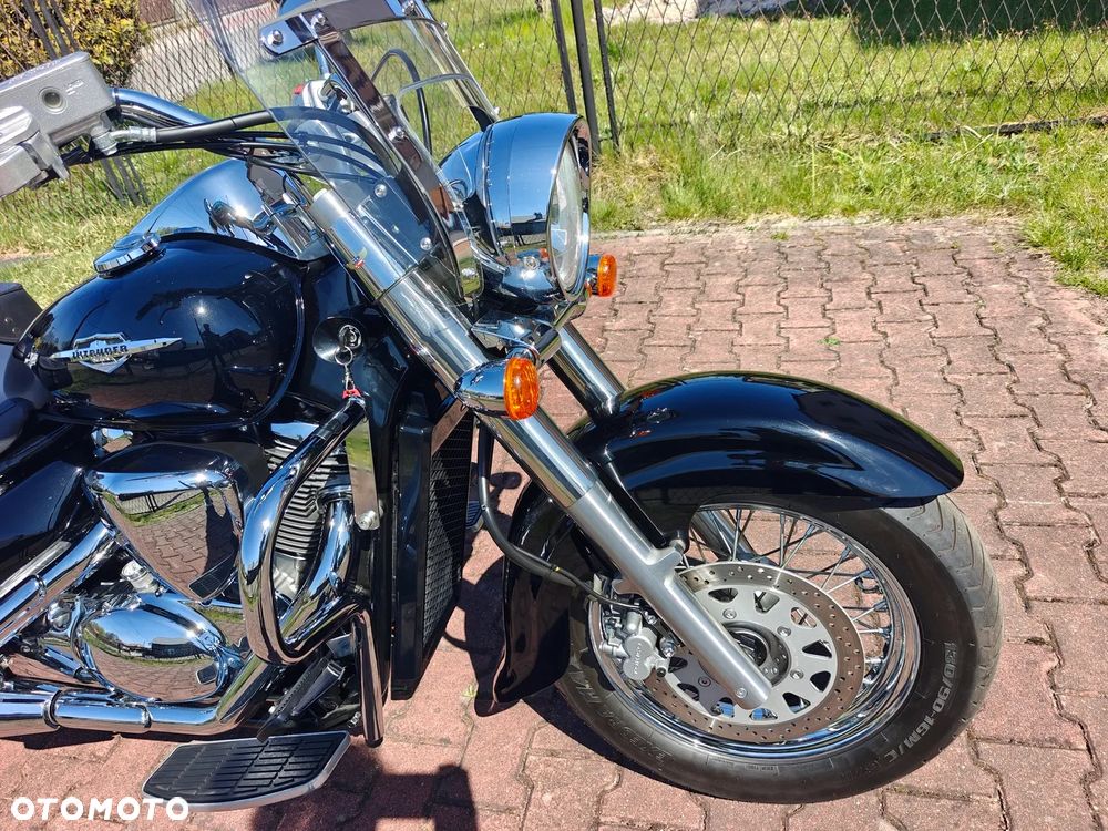 Suzuki Intruder - 3