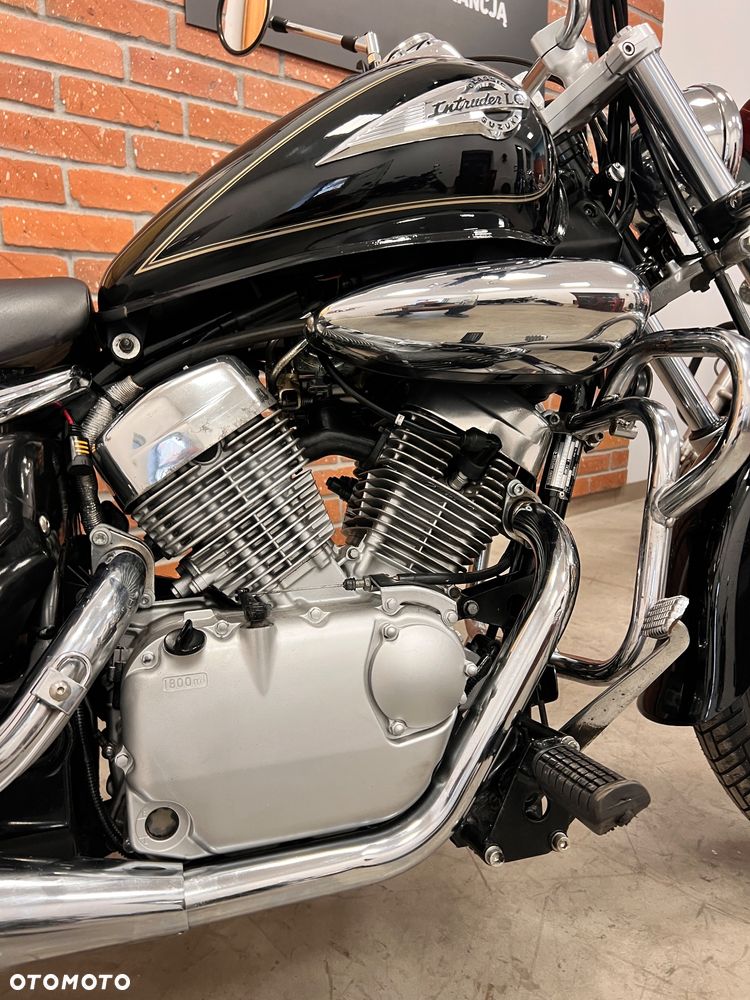 Suzuki Intruder - 10