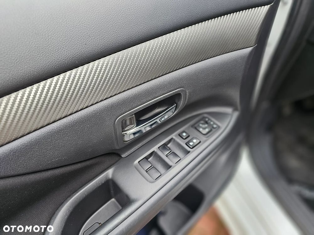 Mitsubishi Outlander 2.0 2WD Plus - 12