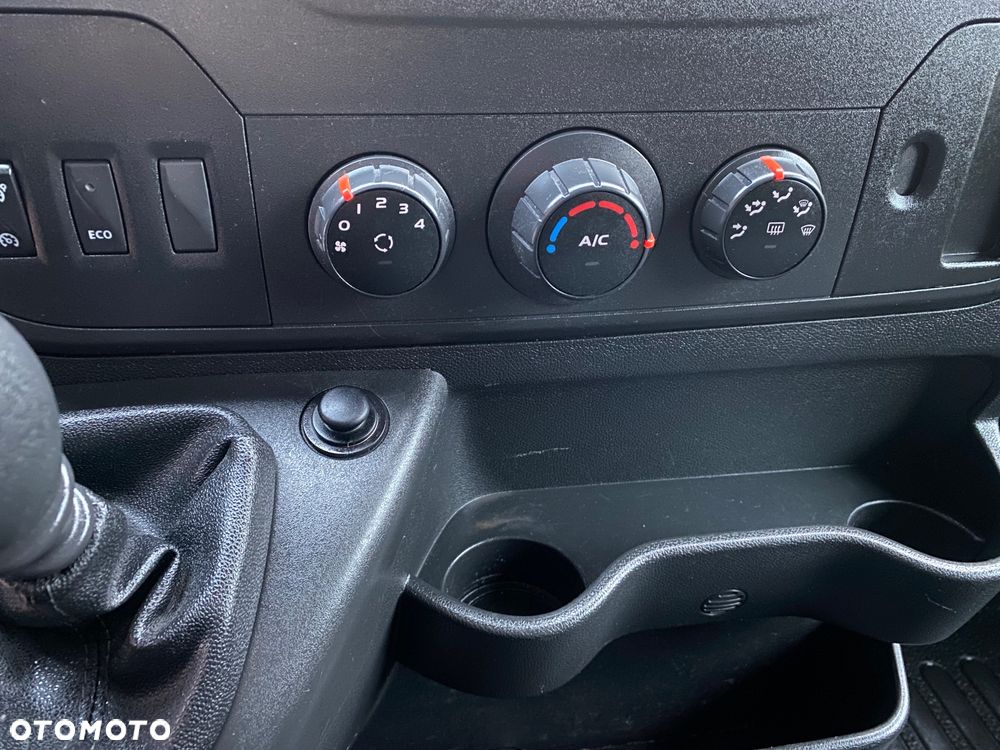 Renault Master L2 H2 warsztat mobilny zasilanie 230V - 23