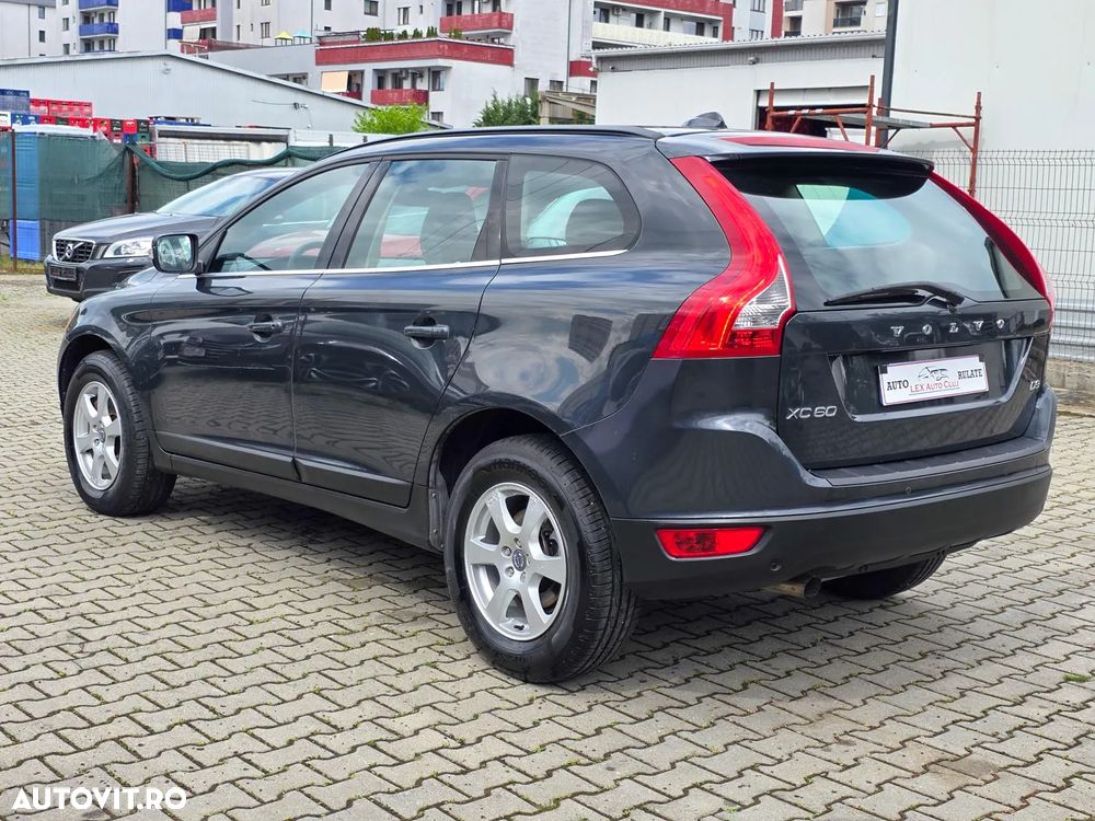 Volvo XC 60 D4 Geartronic Momentum - 4