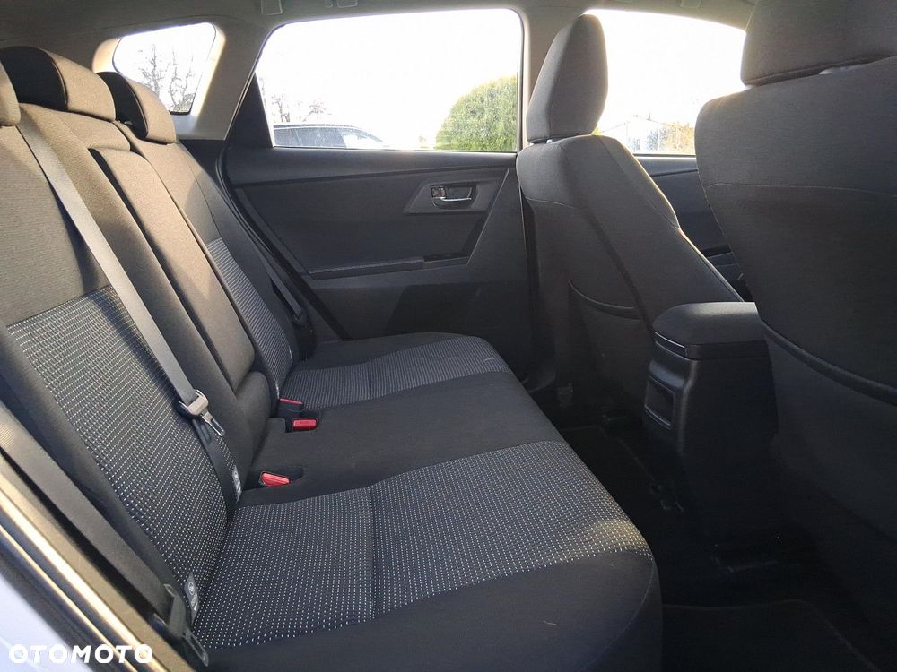 Toyota Auris - 16