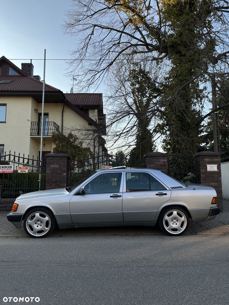 Mercedes-Benz W201 (190) - 16