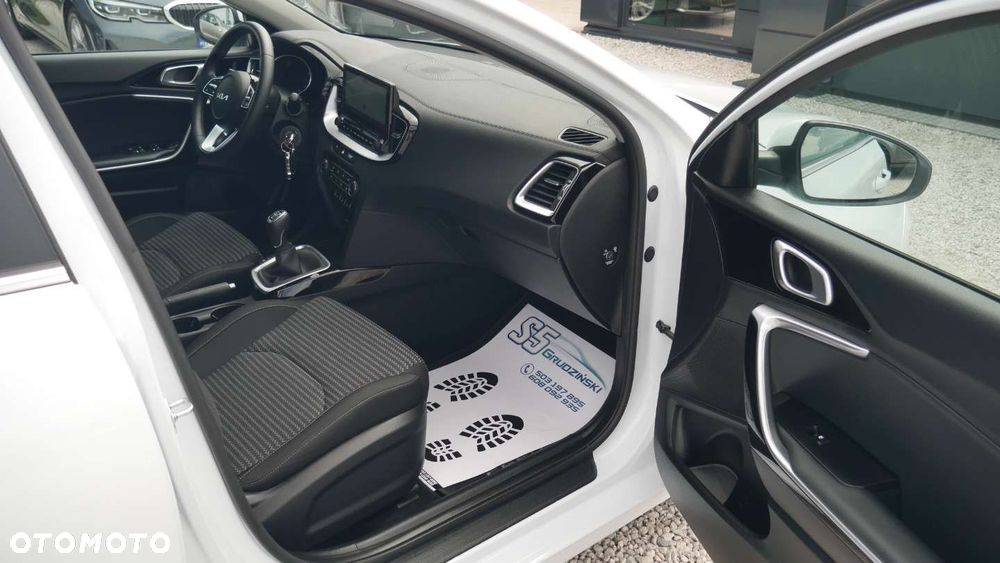 Kia Ceed - 16