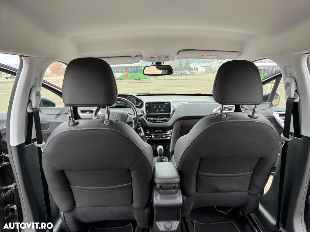 Peugeot 2008 PureTech 110 Stop&Start Allure - 22