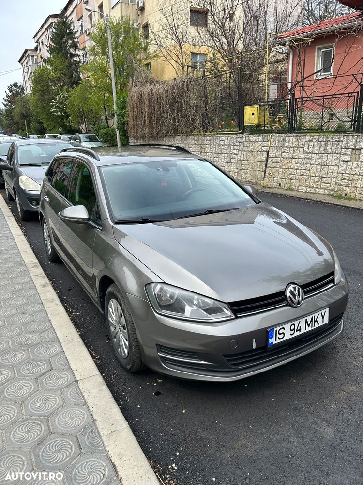 Volkswagen Golf - 1
