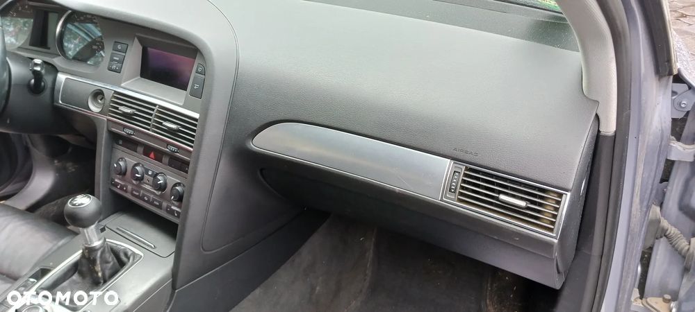 Audi A6 C6 sedan silnik 2.4 V6 BDW skrzynia biegów manual JAV drzwi maska zderzak błotnik LY7H drzwi podsufitka lampa wiązka silnika 4F1971072 Q 02 konsola panel kierownica mechanizm MMI panel sterownik sprężarka klimatyzacji przewód maglownica wspomagania zwrotnica tunel filtr obudowa wykładzina wygłuszenie czujnik osłona belka wydech tłumik sterownik silnika zegary kratki nawiewu szyba przewód rura nagrzewnica rezystor ogrzewania osłona atrapa uszczelka przewód zamek zacisk klamka CAŁY NA CZĘŚCI WSZYSTKIE CZĘŚCI - 6