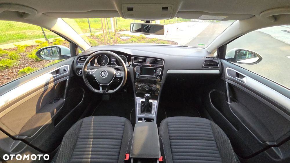 Volkswagen Golf - 16