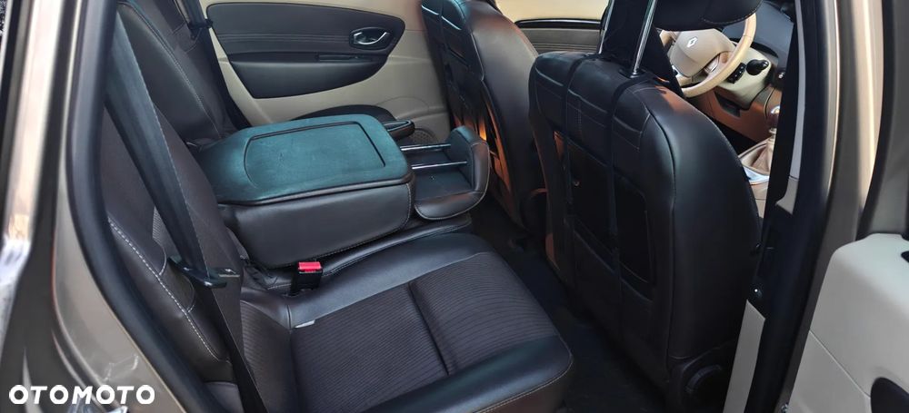 Renault Scenic 1.9 dCi Privilege - 22