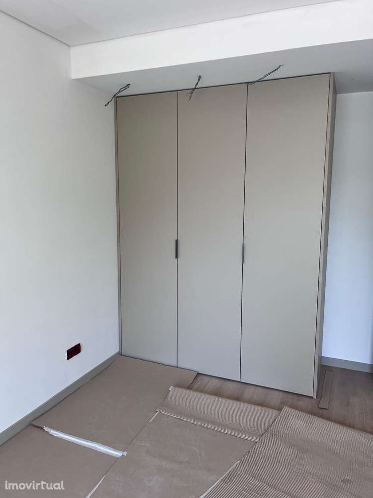 T1 novo com varanda, garagem e ar condicionado - Grande imagem: 5/21