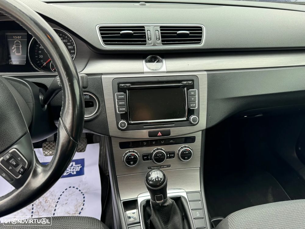 VW Passat Variant 2.0 TDi Highline - 19