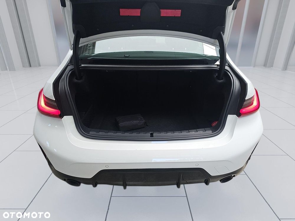 BMW Seria 3 320i - 19
