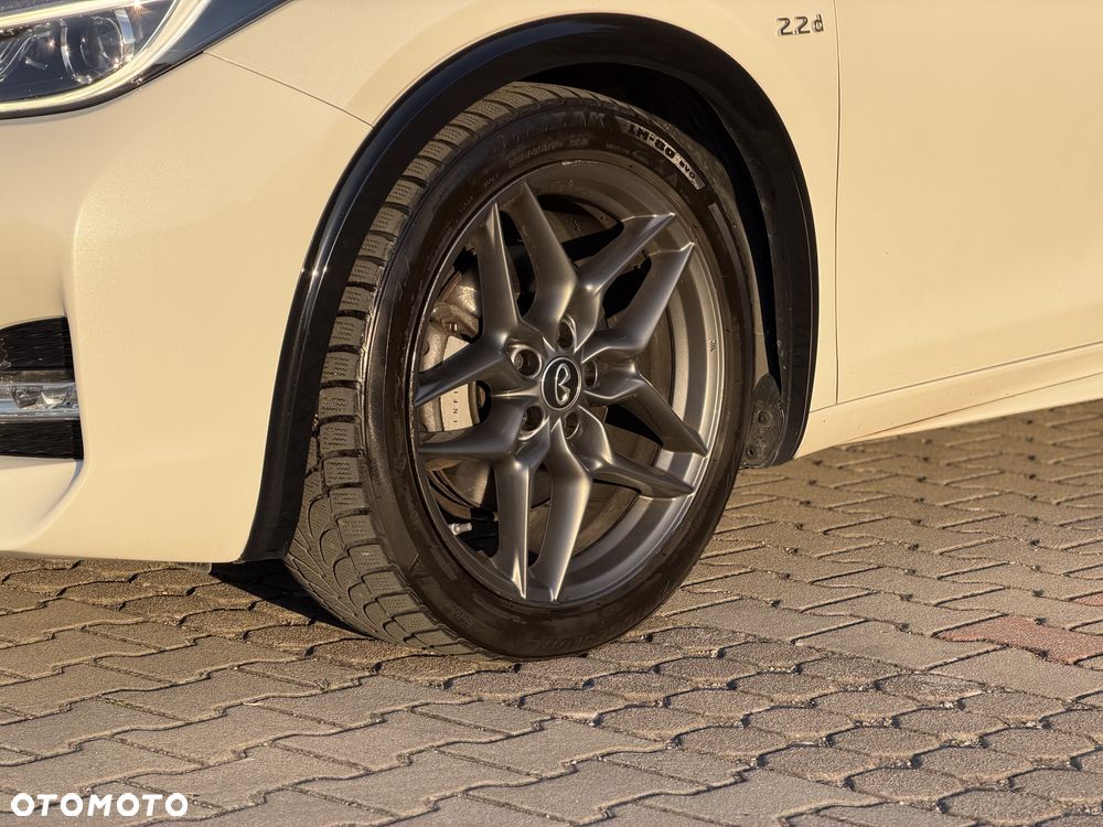 Infiniti Q30 2.2d Sport AWD 7DCT - 9