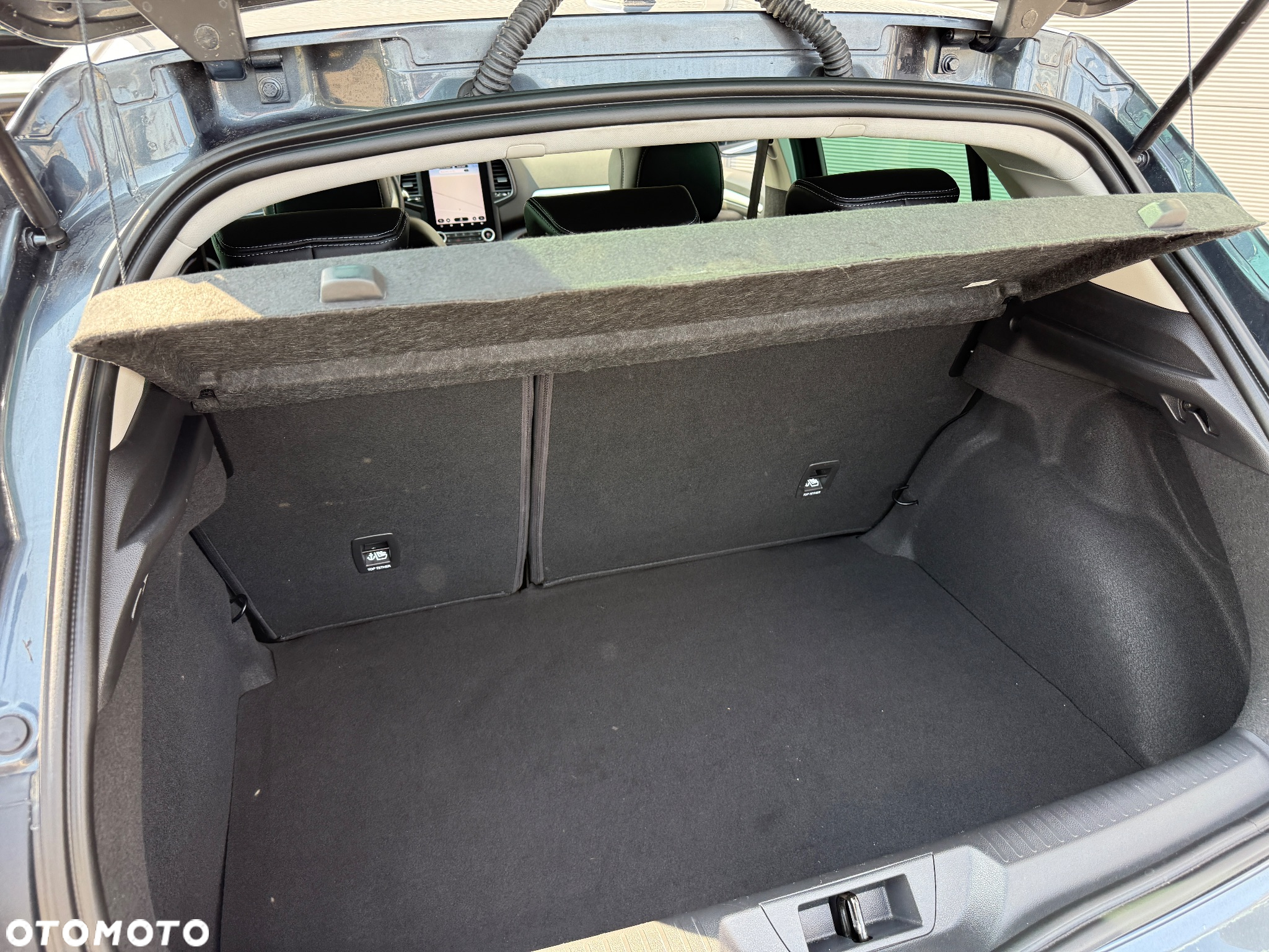 Renault Megane ENERGY TCe 140 EDC LIMITED - 19