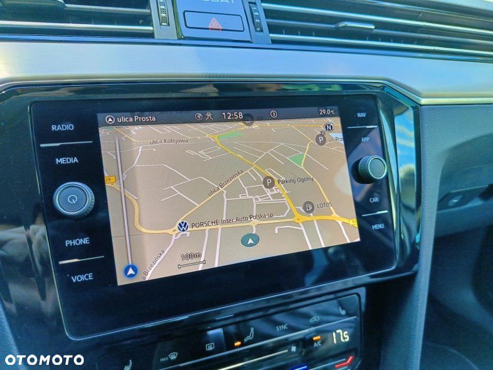 Volkswagen Passat - 13