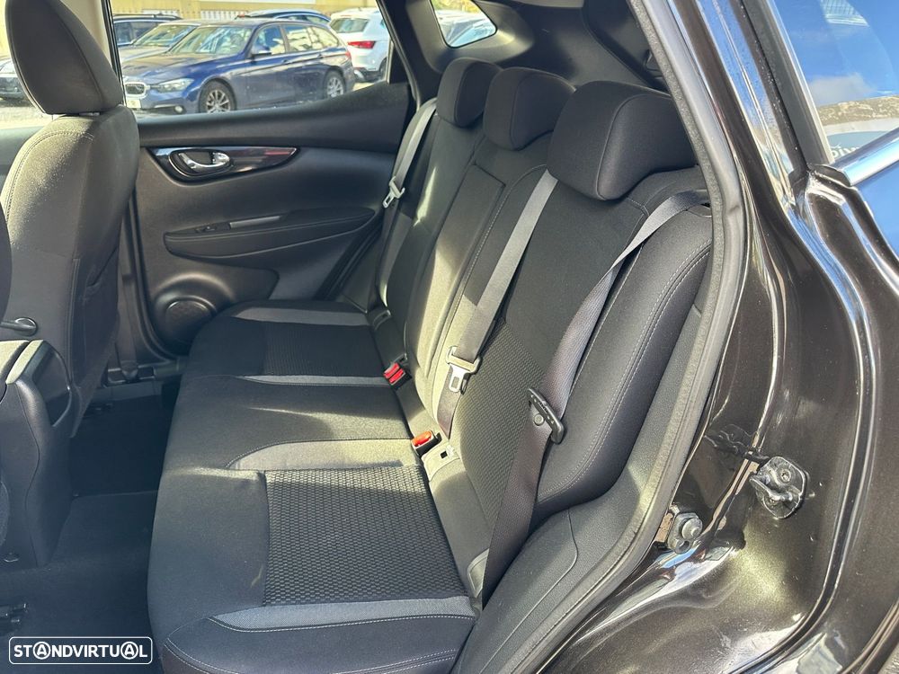 Nissan Qashqai 1.5 dCi N-Connecta Business - 11