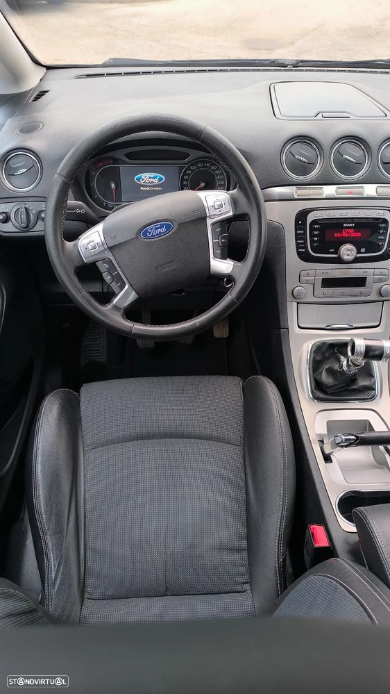 Ford S-Max 1.8 TDCi Titanium 7L - 33