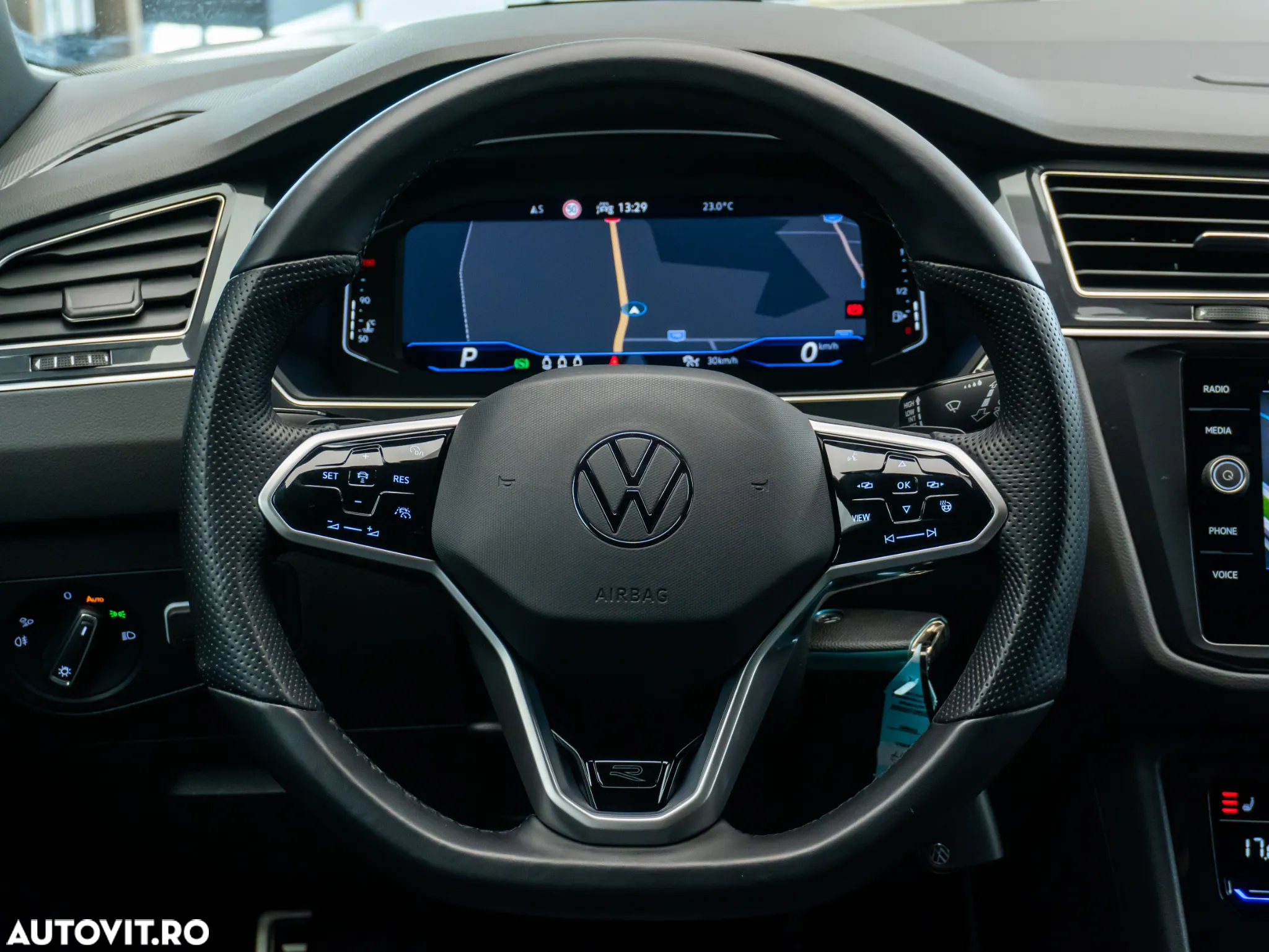 Volkswagen Tiguan 2.0 TDI SCR DSG R-Line - 22