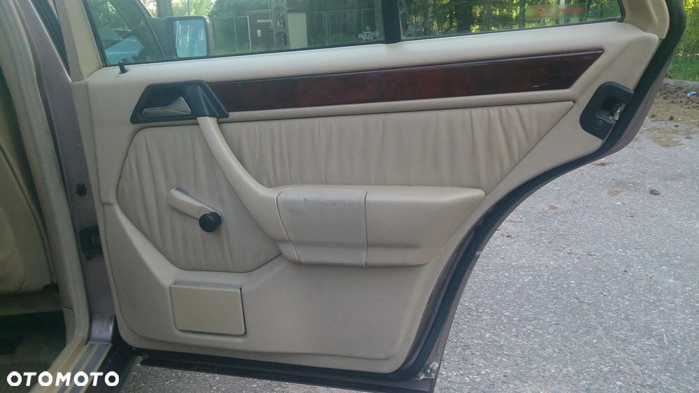 Mercedes-Benz Klasa E - 17