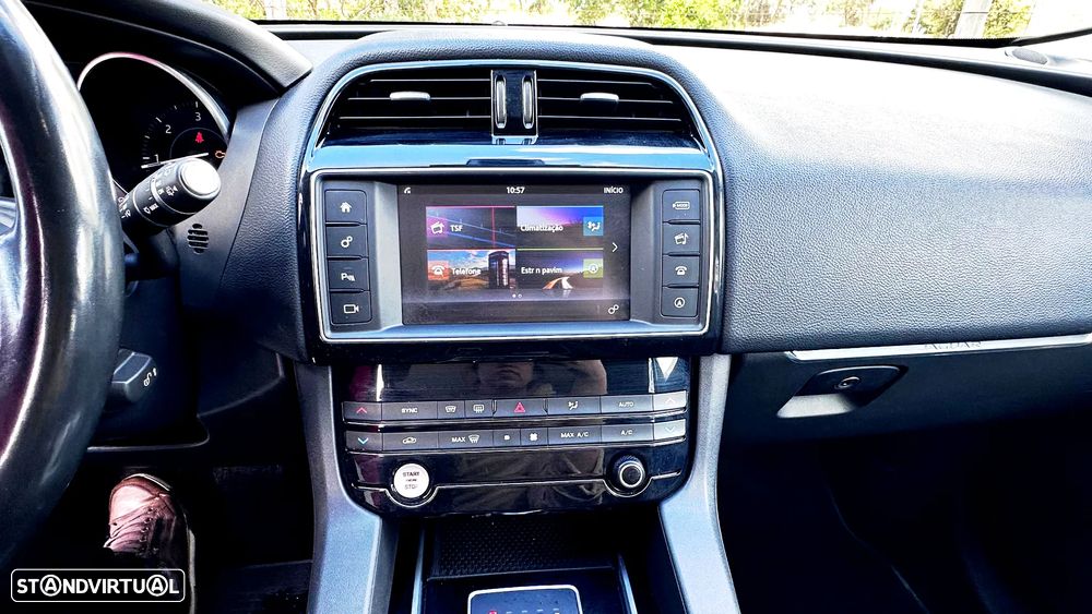 Jaguar F-Pace 2.0 i4D Prestige AWD Aut. - 10