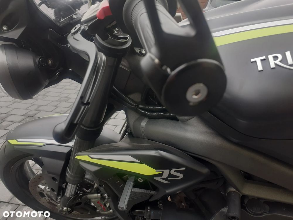 Triumph Street Triple - 38