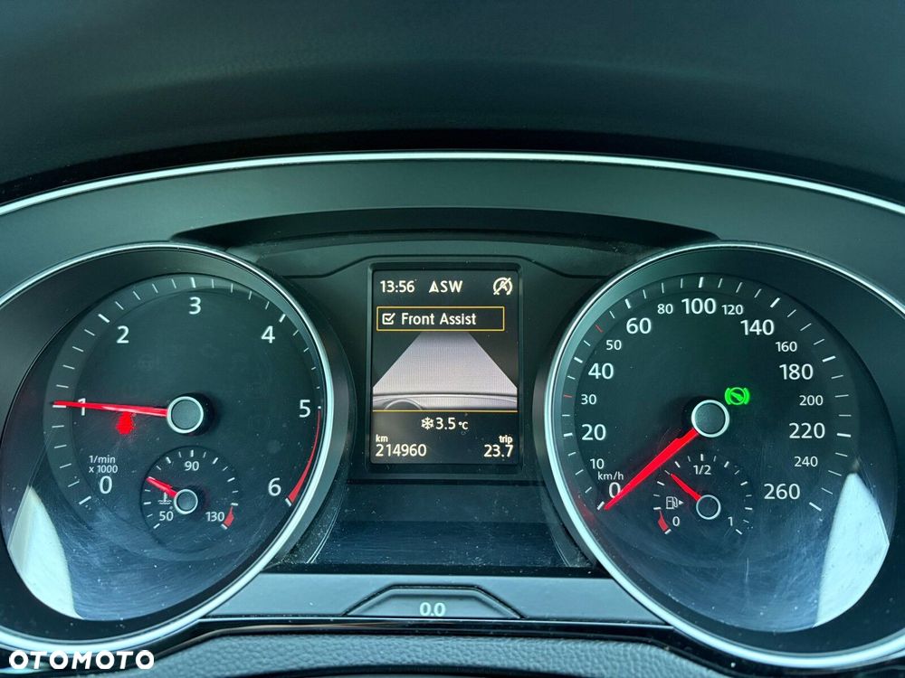 Volkswagen Passat - 20