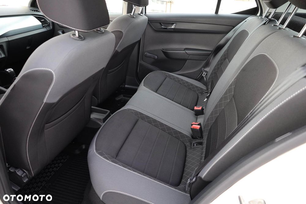 Skoda Fabia 1.0 Ambition - 28